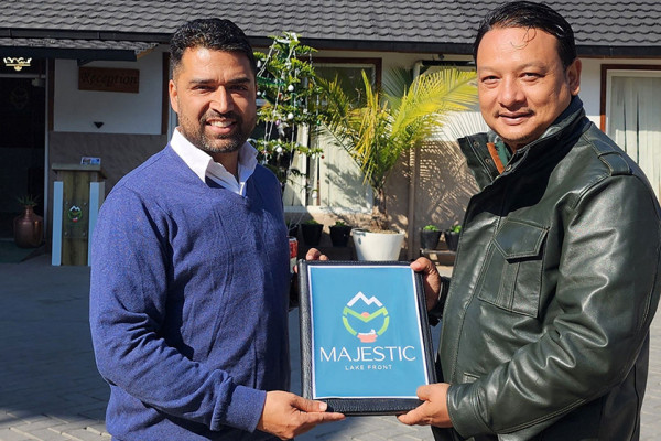 म्याजेस्टिक लेक फ्रन्टसँग स्पोर्ट्स अवार्डको सहकार्य